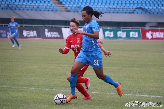 世联赛大冷门，中国女排3-2晋级，美国主力不满：我们表现不佳